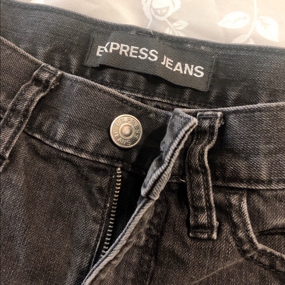 Express high rise distressed jean shorts - Picture 2 of 4
